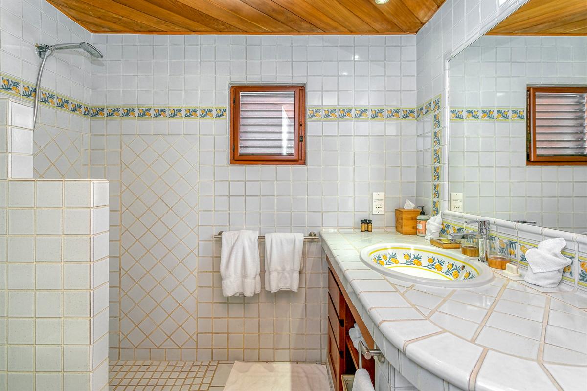 Villa rental St Martin - The bathroom 2